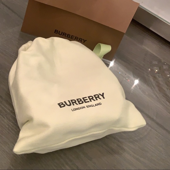 ✨✨SOLD!SOLD!✨✨Burberry Monogram Motif Leather Belt - Picture 10 of 10